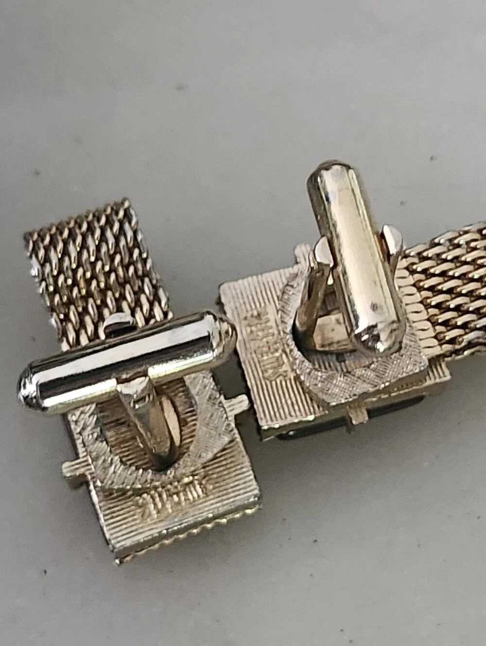 Vtg SWANK Gold Tone Mesh Wraparound Band Brown Square Stone Cufflinks